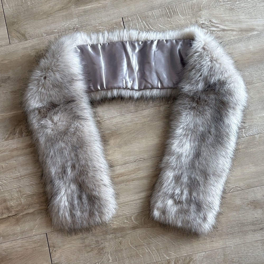 Daniel Faux Fur Scarf Silver Grey